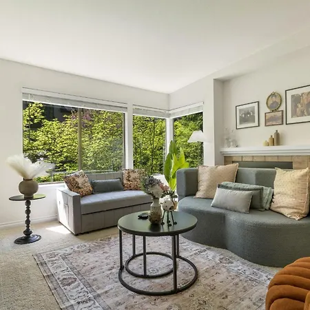 Villa Perch - Bellevue Retreat